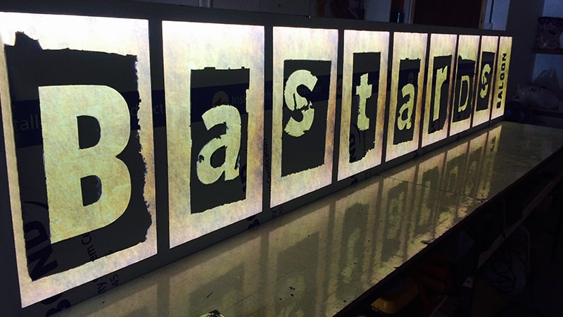 שלטים מעוצבים